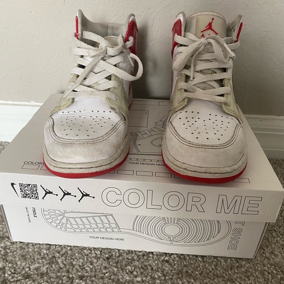 Air Jordan red & white size 6 youth - Picture 5 of 5